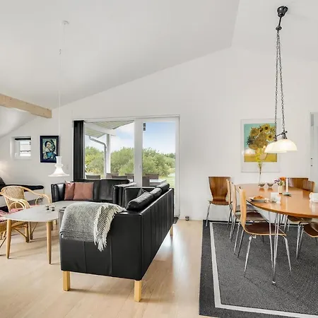 Holiday home Amazing In With Kitchen