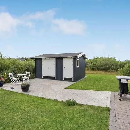 Amazing In With Kitchen Holiday home